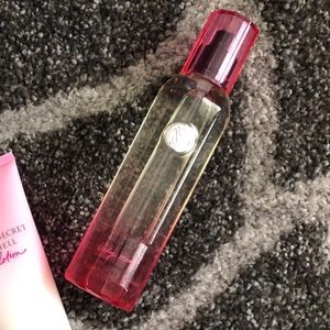 NWOT Victoria Secret Bombshell Body Mist